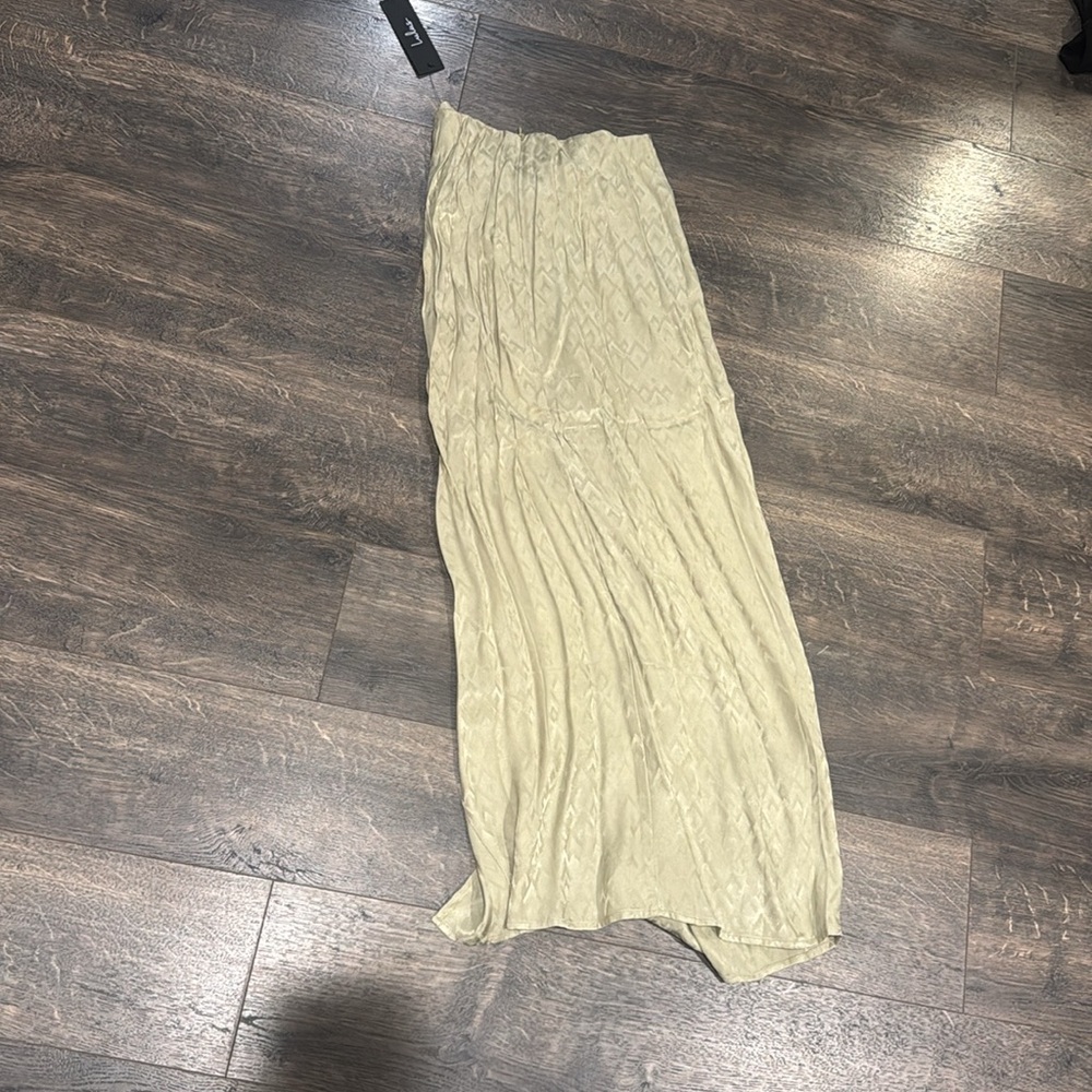 Chic find sage green satin jacquard knot front midi skirt - Picture 5 of 5